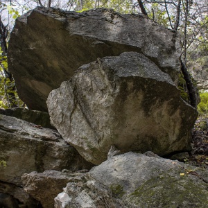 сахарна, камни